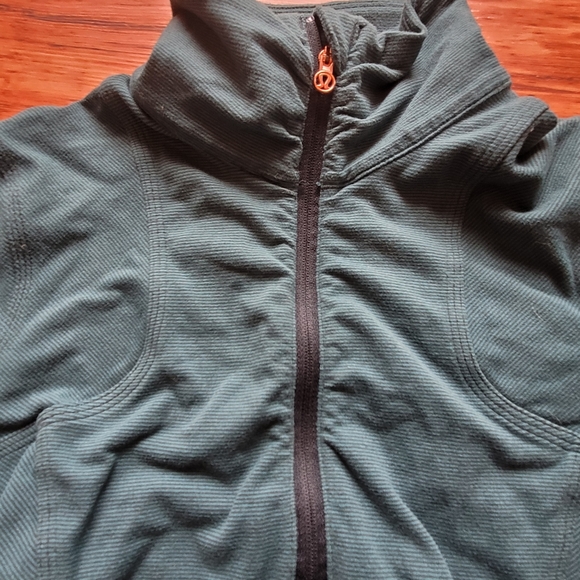 Lululemon jacket - Picture 5 of 12